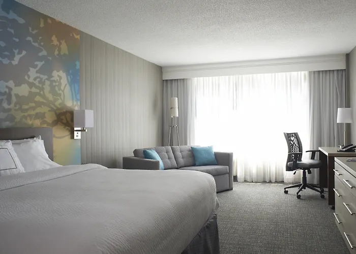 Courtyard By Marriott Toronto Downtown